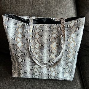 Saks Fifth Avenue faux snake print tote, excellent condition